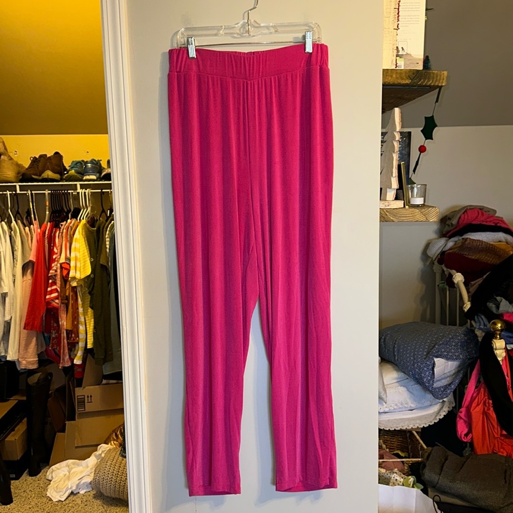 1XL hot pink Carolyn Strauss collection pants